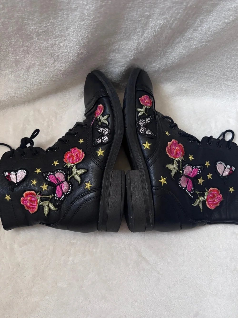 Steve Madden Girls Black Combat Boots Floral Butterfly Embroidered Size 3